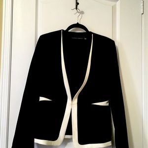 Ivanka Trump Black and White Suite size 8
